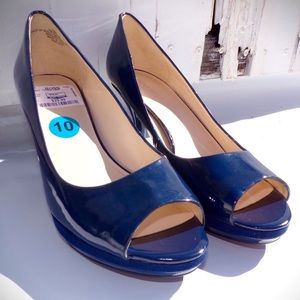 NEW Nine West Navy Blue Heels